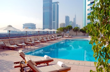 Deluxe Room (with Sheikh Zayed Road View)