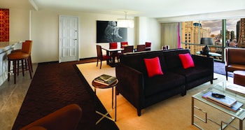 Resort Premium Suite, 1 King, Non-Smoking