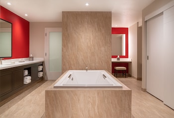 Resort Executive Suite King Non-Smoking