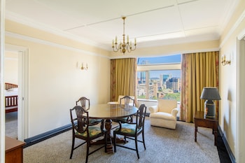 Suite (Regency)