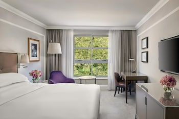 Deluxe Room, 1 King Bed