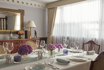Suite (Churchill Residential)