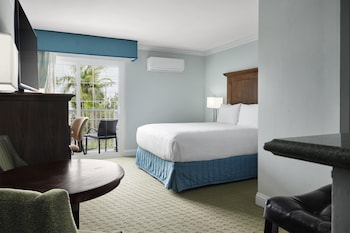 Standard Room, 1 Queen Bed, Non Smoking, Kitchenette (1st Floor)