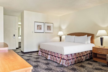 Deluxe Room, 1 King Bed