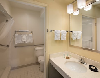Traditional Room, 2 Queen Beds, Accessible (Walk-in Shower)