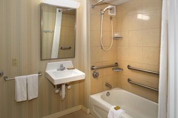 Room, 1 King Bed, Accessible Bathtub
