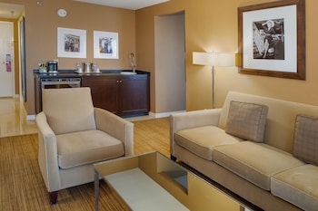 Deluxe Suite, 1 King Bed (with Sitting Area)