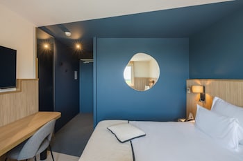 Superior Double or Twin Room, Non Smoking (Chambre Supérieure Double Côté Lac)
