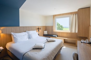 Superior Double or Twin Room, Non Smoking (Chambre Supérieure Double Côté Lac)