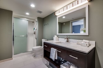 Studio, 1 Queen Bed, Accessible (Hearing)