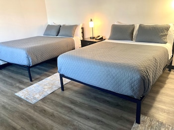 Standard Room, 2 Queen Beds, Non Smoking