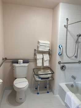 Standard Room, 1 King Bed, Accessible Bathtub, Non Smoking
