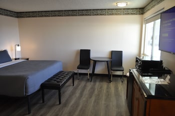 Standard Room, 1 King Bed, Accessible Bathtub, Non Smoking