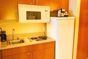 Suite, 1 King Bed, Non Smoking, Kitchenette