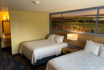 Studio Suite, 2 Queen Beds, Non Smoking (Second Floor)