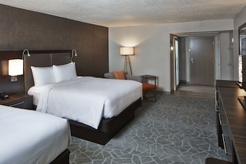 Room, 2 Queen Beds, Accessible, Non Smoking (Mobility & Hearing, Roll-in Shower)