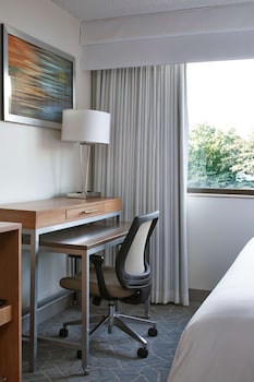 Room, 1 King Bed, Accessible (Mobility, Transfer Shower)