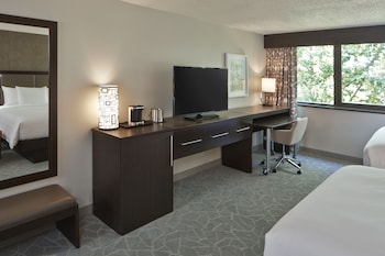 Room, 2 Queen Beds, Accessible, Non Smoking (Mobility & Hearing, Roll-in Shower)