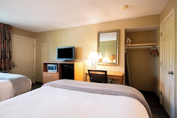 Two Queen Room (No Pets)