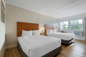 Two Queen Room (No Pets)