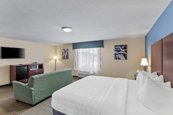 Suite, 1 King Bed with Sofa bed, Non Smoking