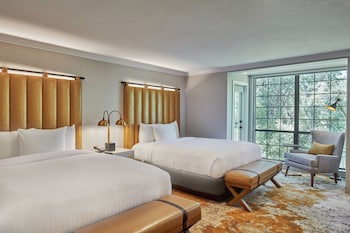Room, 2 Queen Beds, Accessible (Roll-In Shower)