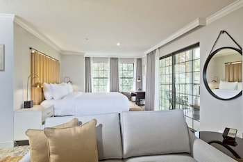 Junior Suite, 1 King Bed, Balcony