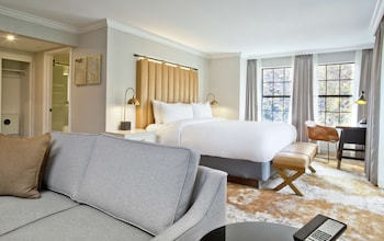 Junior Suite, 1 King Bed, Balcony