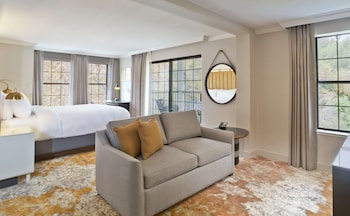 Junior Suite, 1 King Bed, Balcony