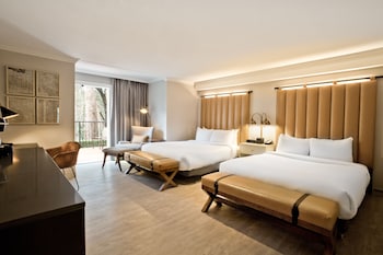 Room, 2 Queen Beds, Accessible (Roll-In Shower)