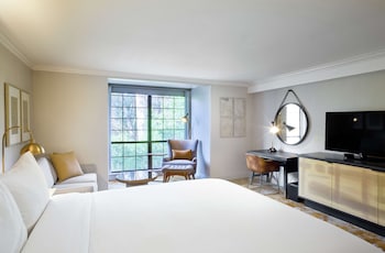 Room, 1 King Bed, Accessible, Balcony (Hearing)