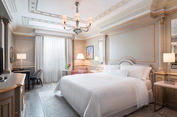 Grand Room, 1 King Bed