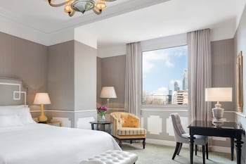 Deluxe Room, 1 King Bed