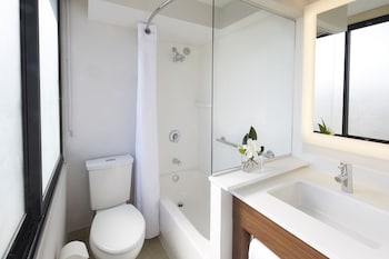 Standard Room, 2 Queen Beds, Ocean View