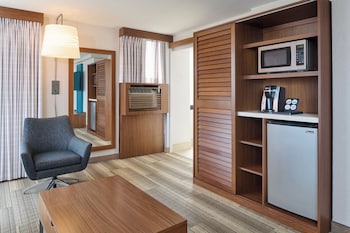 Suite, 1 King Bed, Partial Ocean View