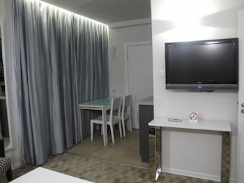 Junior Suite, 1 Queen Bed, Non Smoking, Kitchenette