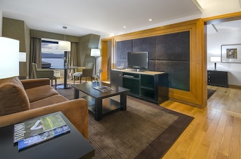 Suite (View)