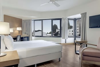 Superior Room (Extra Bed 3 adults)