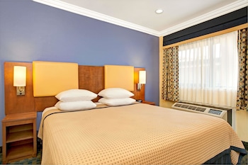 Standard Room, 1 Queen Bed