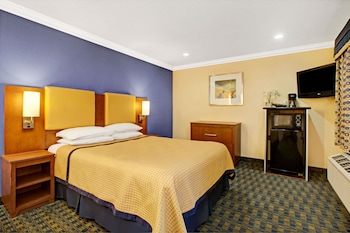 Standard Room, 1 King Bed