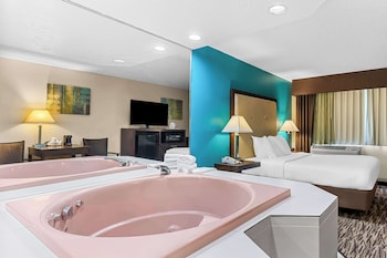 Standard Room, 1 Queen Bed, Non Smoking, Jetted Tub