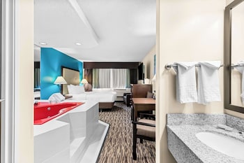 Standard Room, 1 Queen Bed, Non Smoking, Jetted Tub
