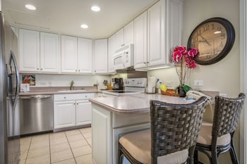 Room, 2 Bedrooms, 2 Bathrooms, Ocean View (Unit 711)