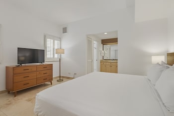 Room, 2 Bedrooms, 2 Bathrooms, Ocean View (Unit 706)