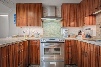 Room, 2 Bedrooms, 2 Bathrooms, Oceanfront (Unit 314)