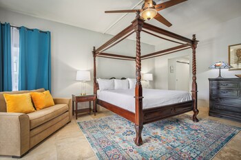 Room, 2 Bedrooms, 2 Bathrooms, Garden View (Unit 306)