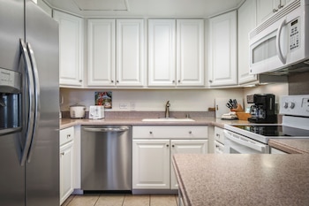 Room, 2 Bedrooms, 2 Bathrooms, Ocean View (Unit 711)