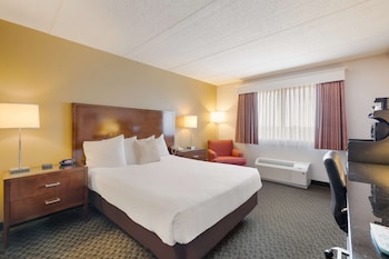 Standard Room, 1 Queen Bed, Kitchenette, City View