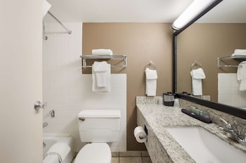 Standard Room, 1 Queen Bed, Kitchenette, City View