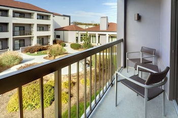 Suite, 1 Bedroom, Balcony